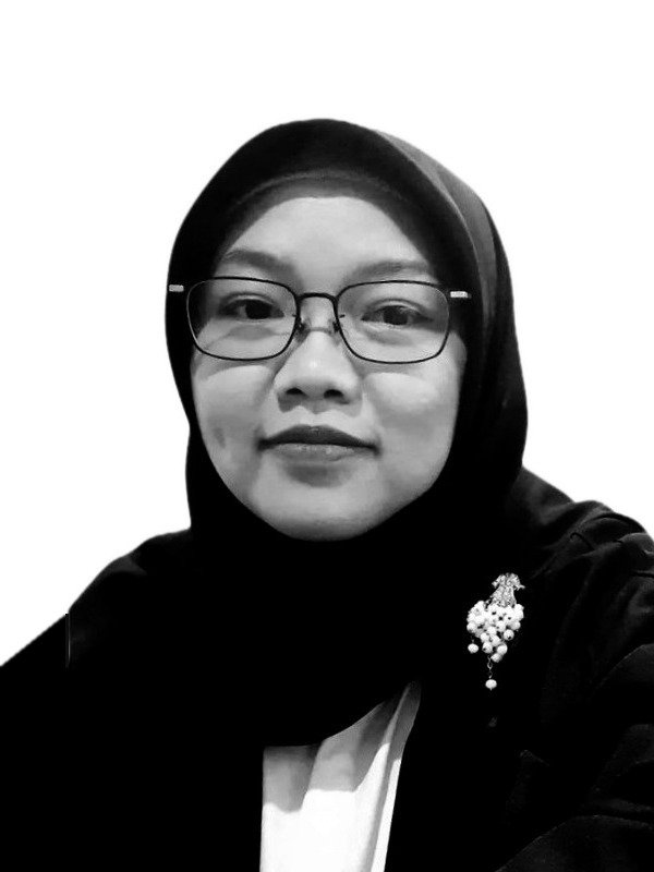 Humairoh Anahdi, SKM