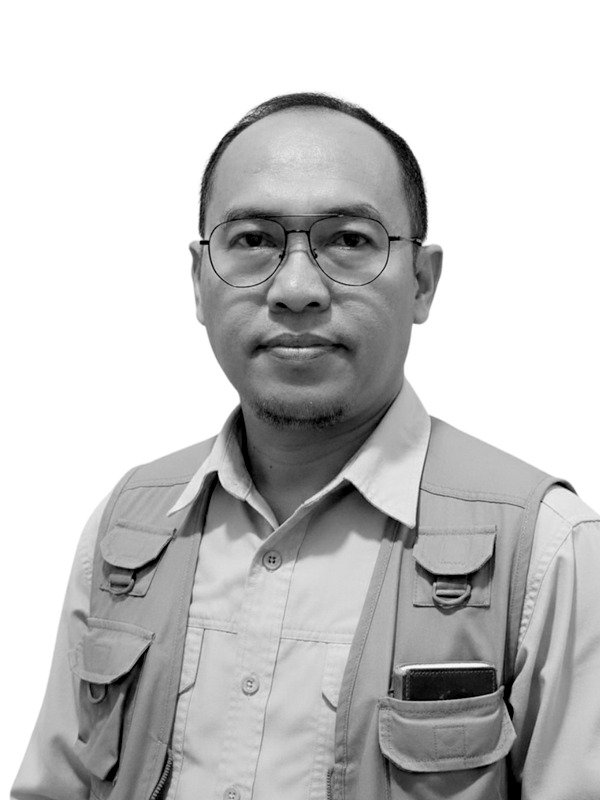 Dr. Edwin Martin, S.Hut., M.Si.